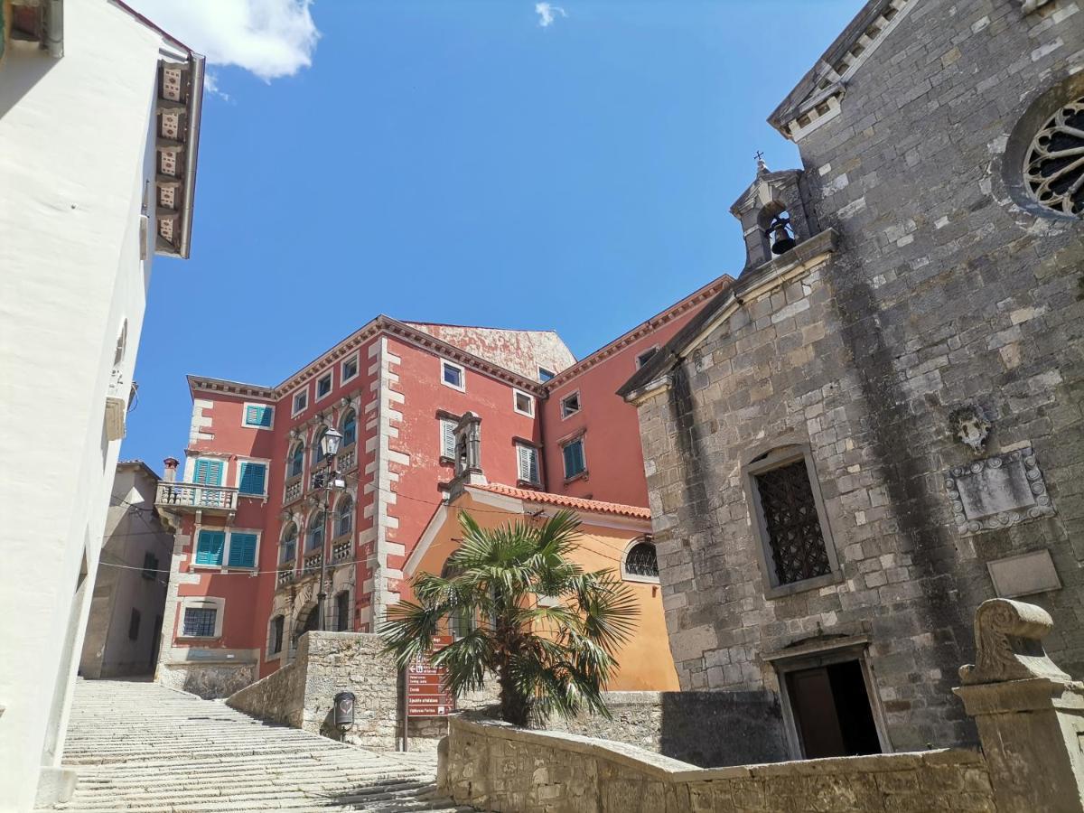 Apartment Branko With Terrace, Old Town Labin Лабин Екстериор снимка