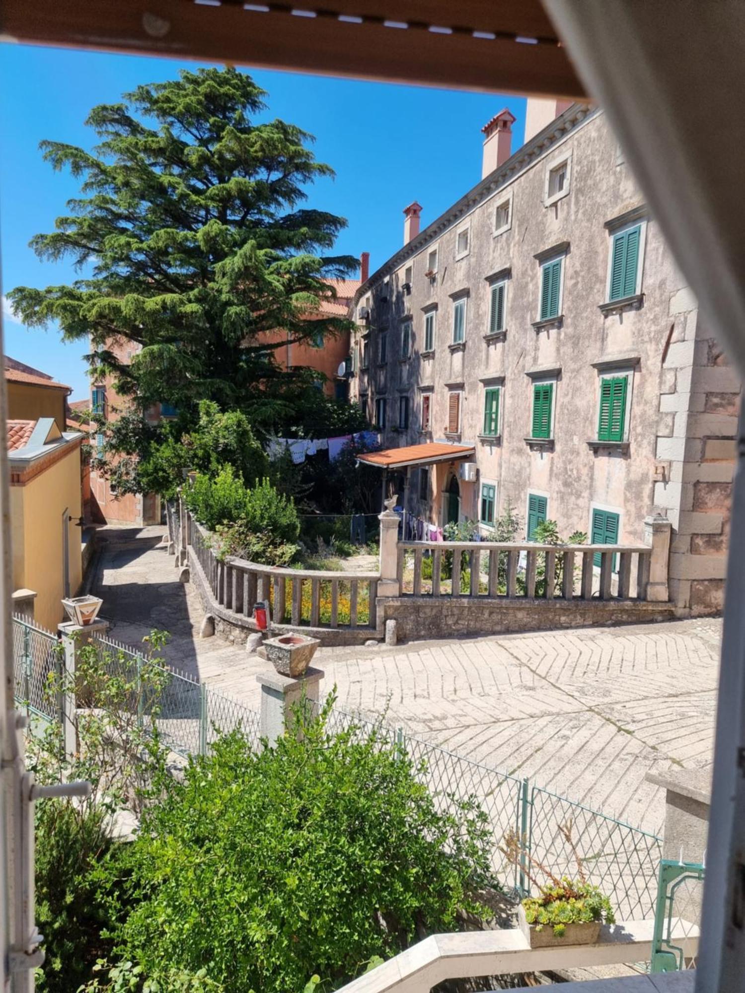 Apartment Branko With Terrace, Old Town Labin Лабин Екстериор снимка